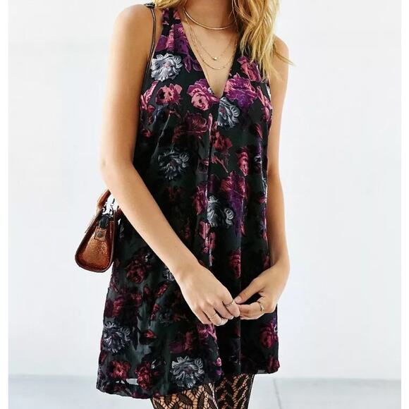 BB DAKOTA Velvet Burnout Floral Sleeveless Mini Dress Size L Whimsygoth Softglam - Picture 2 of 9